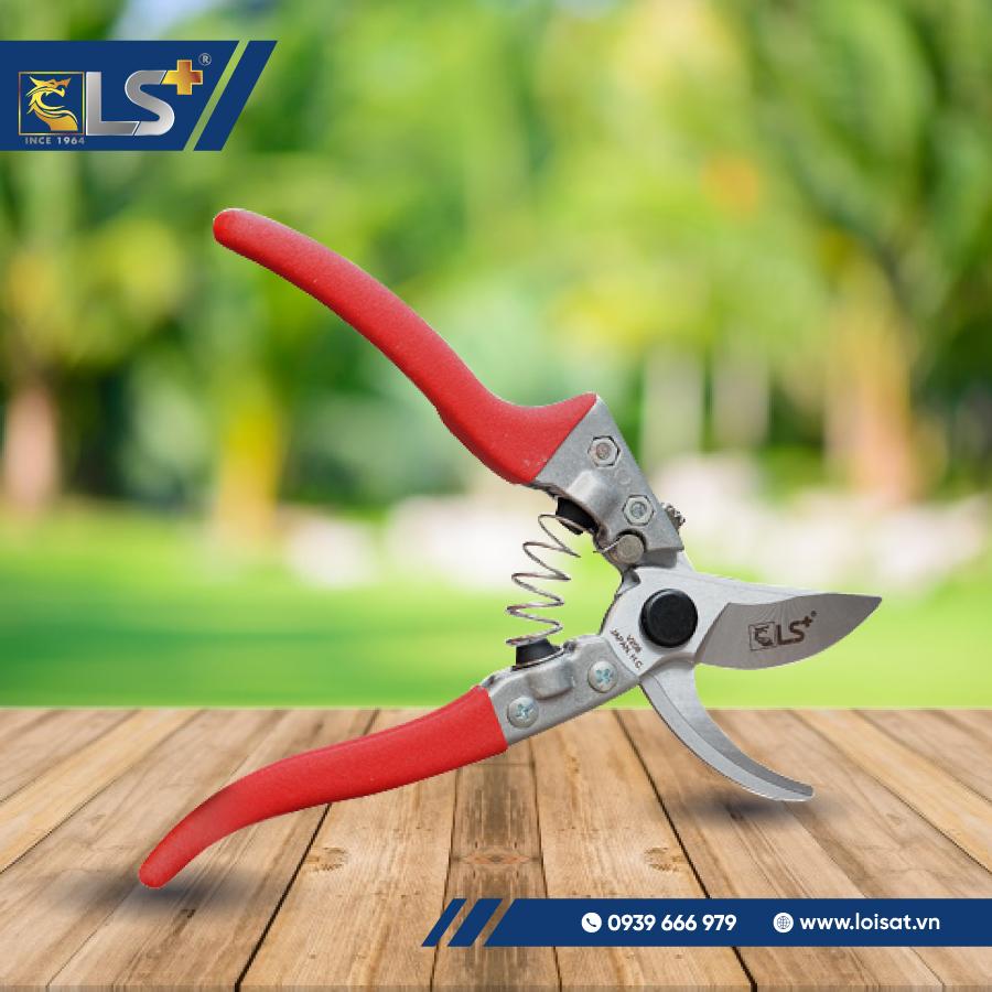 Vì Sao Nên Mua Kéo Cắt Cây Tại Hà Thành Tools?