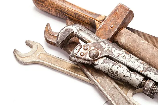 Các lỗi thường gặp khi sử dụng dụng cụ cầm tay và cách khắc phục